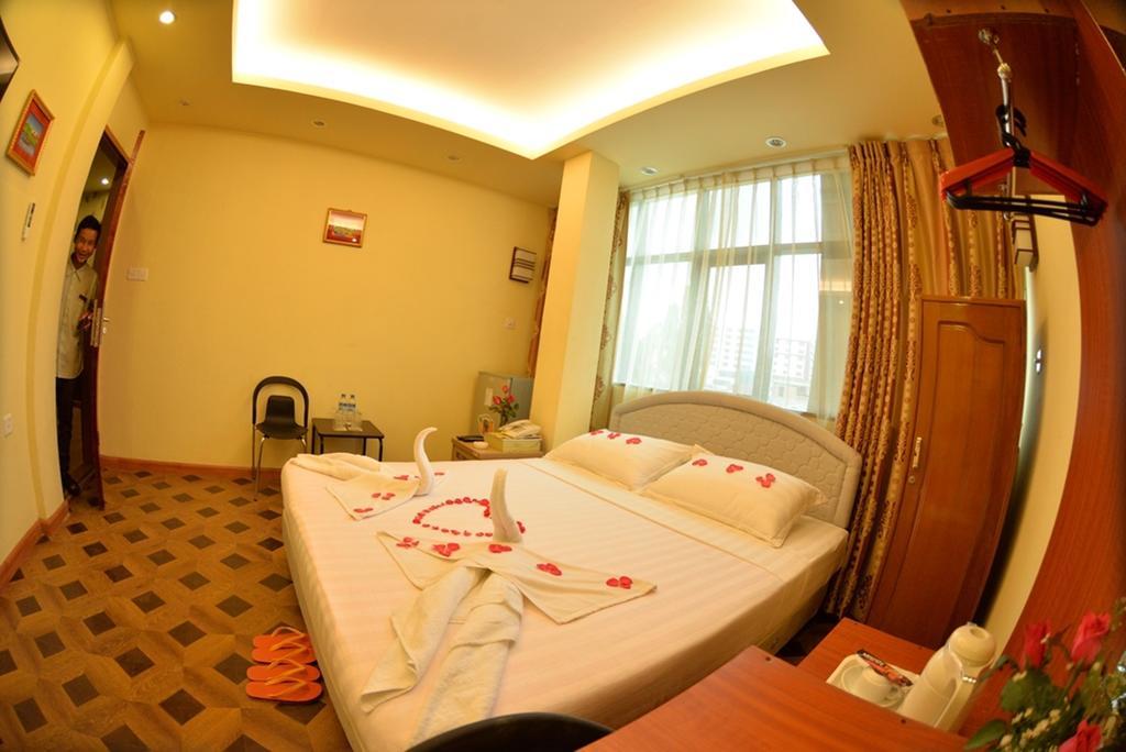 New Golden Forward Hotel Yangon Quarto foto