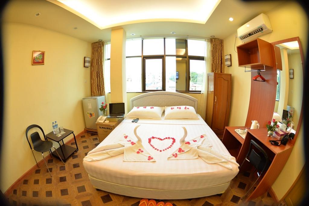 New Golden Forward Hotel Yangon Exterior foto