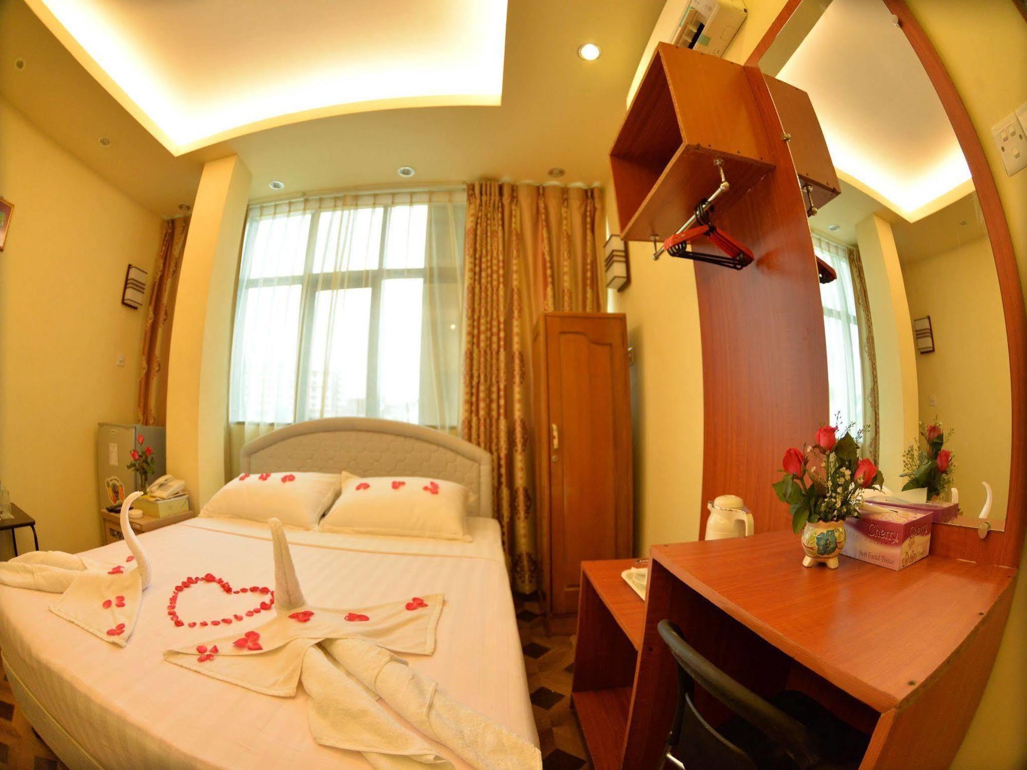 New Golden Forward Hotel Yangon Exterior foto
