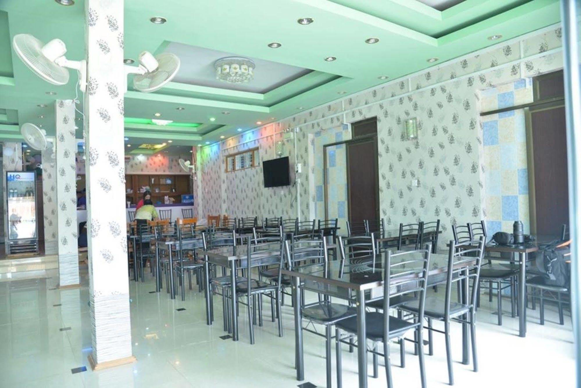New Golden Forward Hotel Yangon Exterior foto